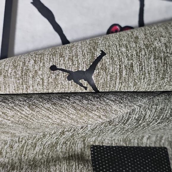 Jordan Grayish Green Men's Hoodie Size Large - Picture 2 of 7